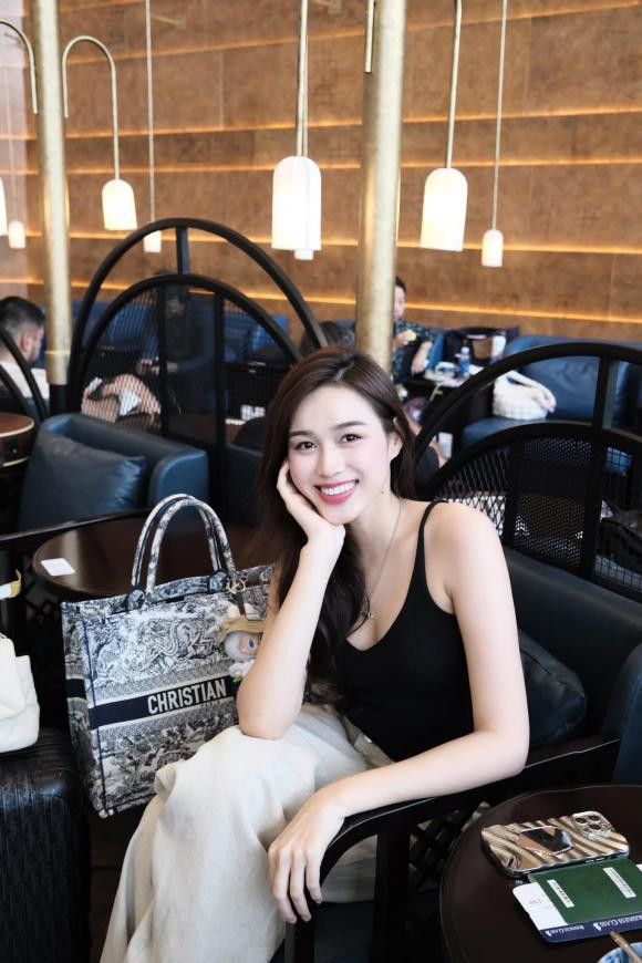 Hoa hậu Đỗ Thị Hà thả dáng, Kỳ Duyên khoe chân dài eo thon Hoa hau Do Thi Ha tha dang, Ky Duyen khoe chan dai eo thon