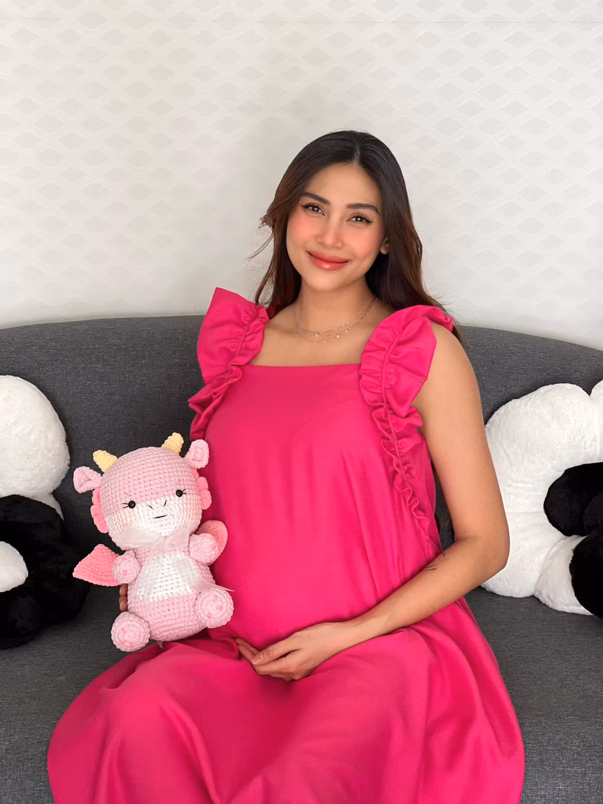 Siêu mẫu Võ Hoàng Yến cho biết càng gần đến ngày sinh cô càng háo hức gặp con gái sắp chào đời. Ảnh: FB VÕ HOÀNG YẾN