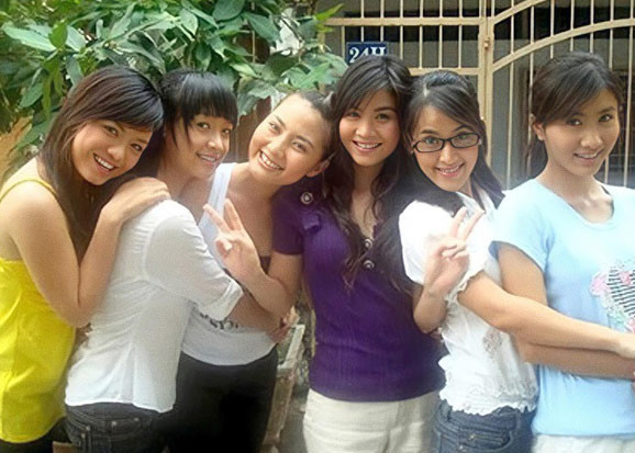 Sau đó Ngọc Lan tạo dấu ấn với nhiều vai diễn nổi tiếng khác trong các phim: "Cổng mặt trời", "Thuyền giấy", "Âm tính", "Bán chồng", "Lòng dạ đàn bà", "Ầu ơ ví dầu", "Mặn hơn muối"... (Ảnh: Znews)