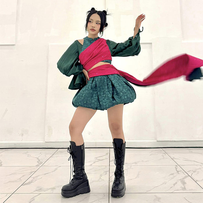 Phương Mỹ Chi của hiện tại ngày càng xinh đẹp, hiện đại và ăn mặc có gu hơn.