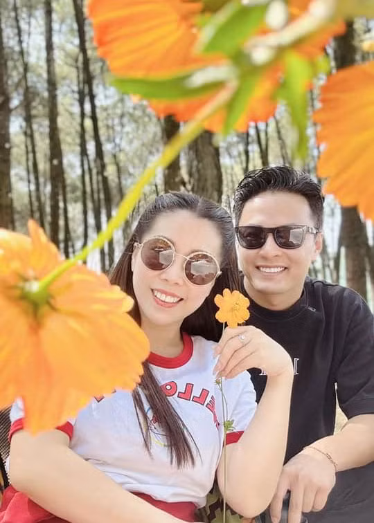 Nam diễn viên sinh năm 1984 cũng chăm chỉ đăng ảnh vợ con lên trang cá nhân hơn trước.