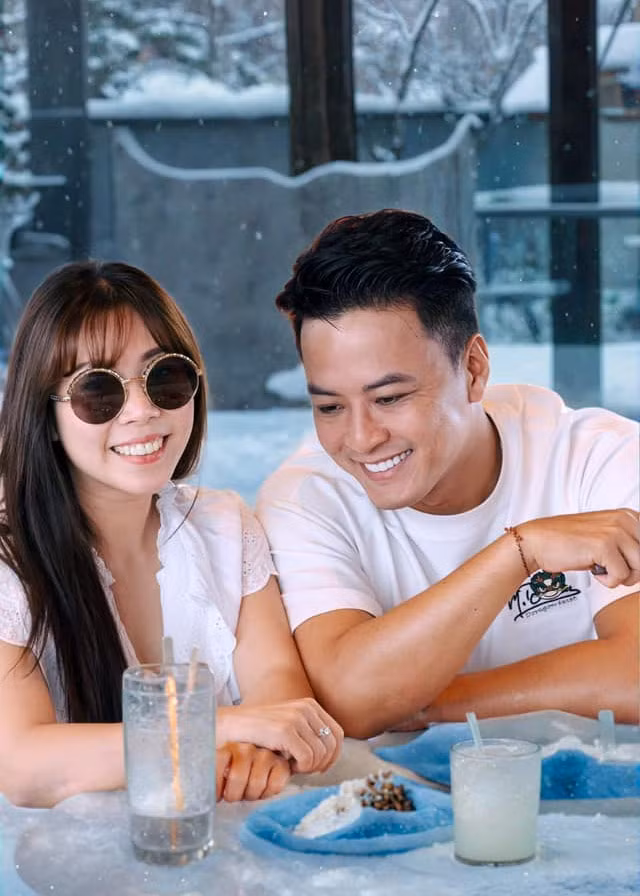 Sau đó hai vợ chồng Hồng Đăng còn cùng nhau tới Phú Quốc du lịch để kỷ niệm ngày cưới.