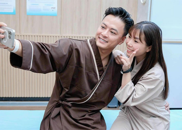 Cặp đôi thường xuyên chia sẻ những khoảnh khắc hạnh phúc bên nhau.