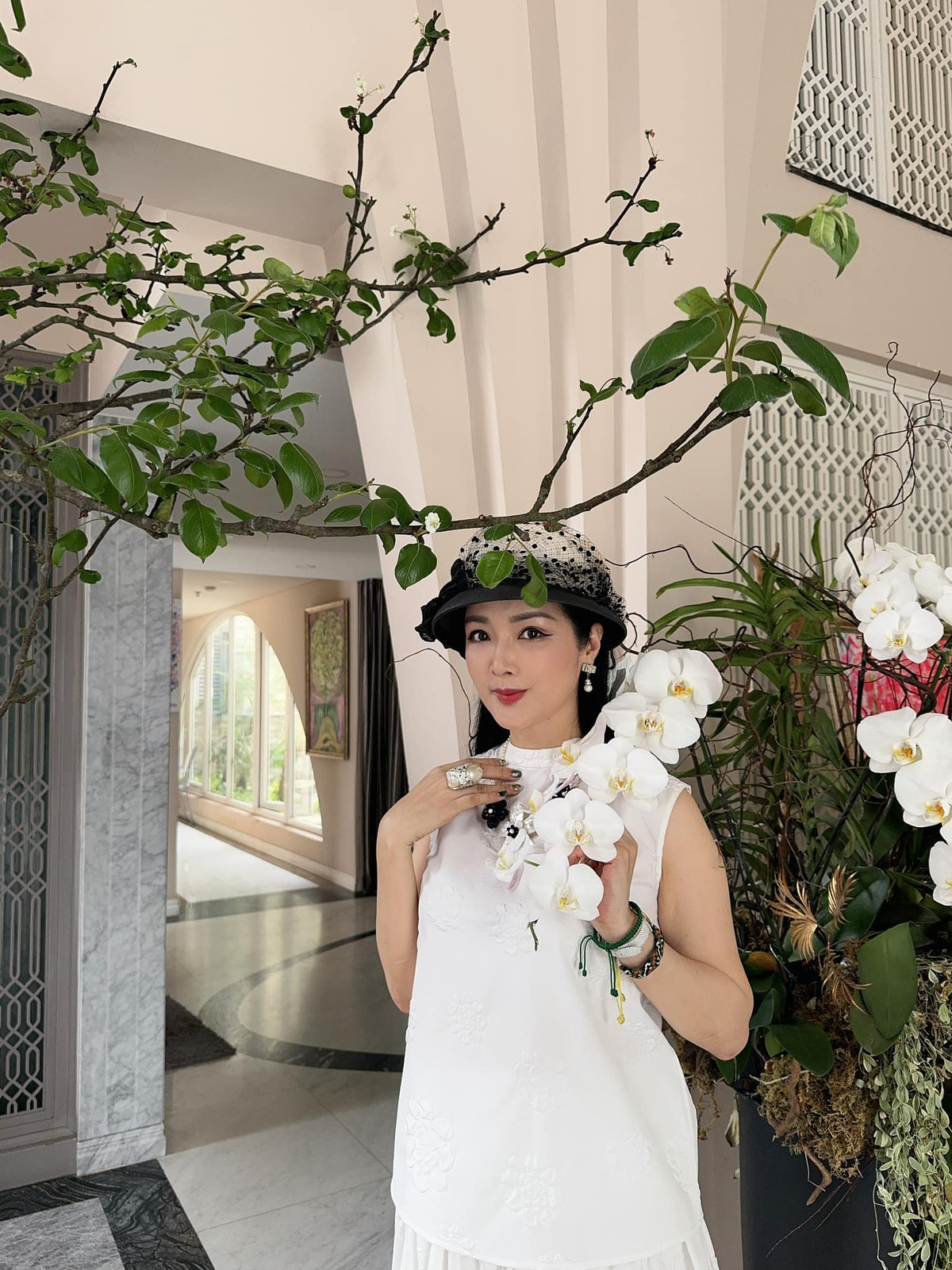 Sau khi đăng quang, Giáng My hoạt động showbiz với vai trò ca sĩ, diễn viên, người mẫu ảnh và nhanh chóng trở thành gương mặt ăn khách nhất nhì làng giải trí Việt.