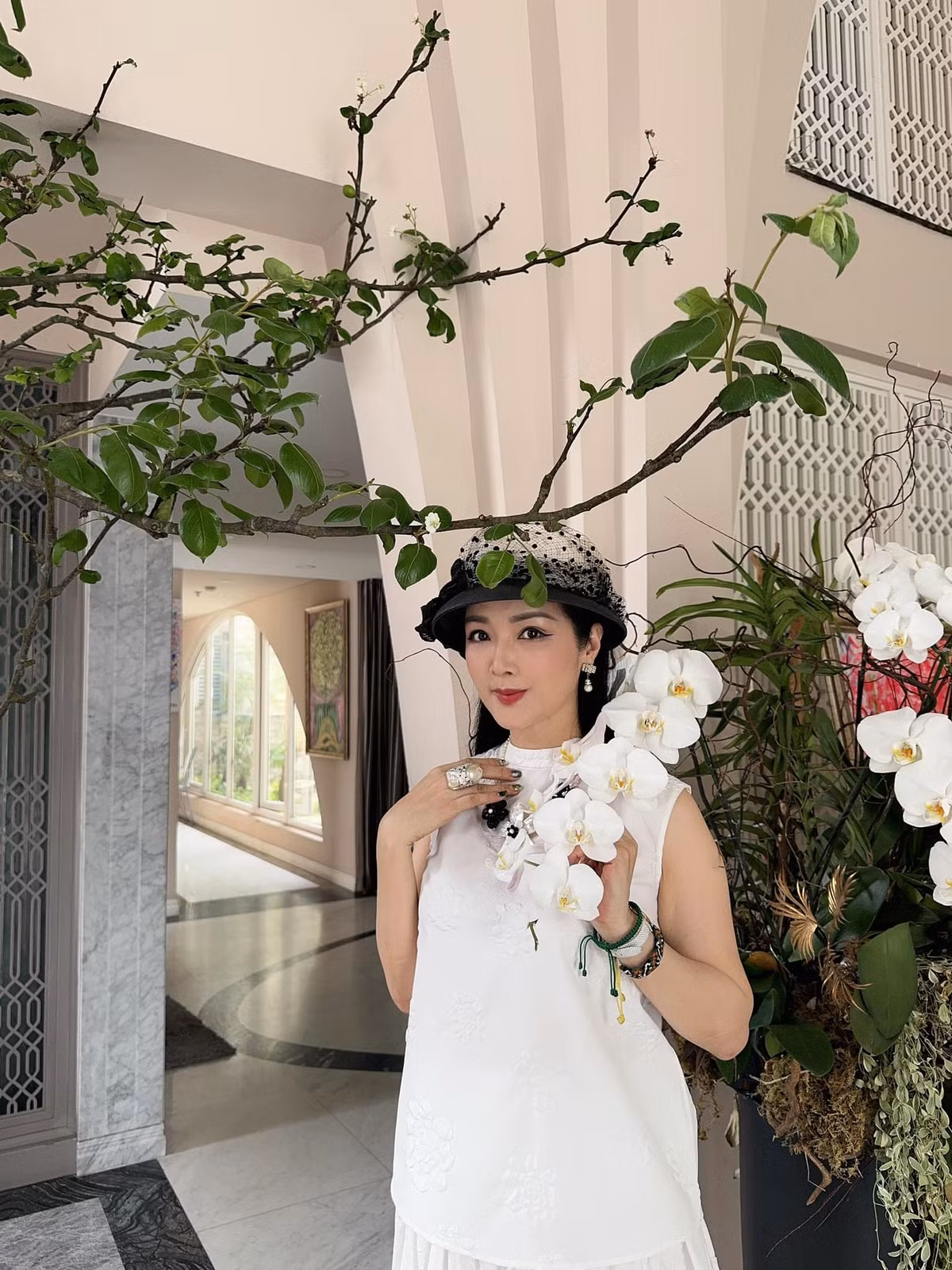 Sau khi đăng quang, Giáng My hoạt động showbiz với vai trò ca sĩ, diễn viên, người mẫu ảnh và nhanh chóng trở thành gương mặt ăn khách nhất nhì làng giải trí Việt.