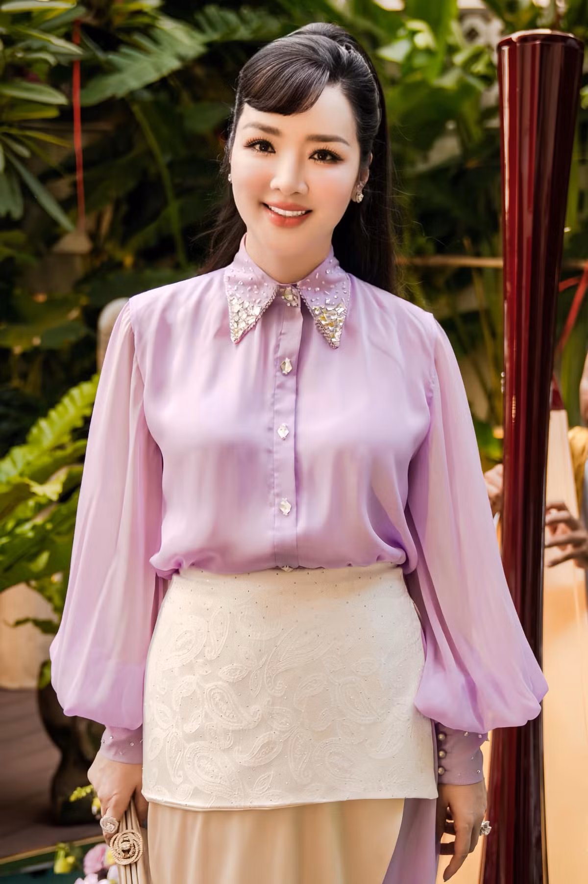 Hoa hậu Đền Hùng sở hữu vẻ đẹp ngọt ngào, thanh tú cùng thần thái sang trọng, quý phái. Sau hơn 30 năm, nhan sắc của Giáng My vẫn không hề thay đổi.