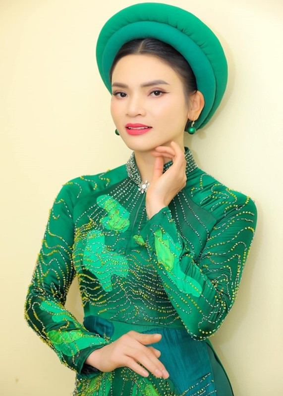 Sau nhiều đổ vỡ tổn thương, vào đầu tháng 4 vừa qua, Phạm Phương Thảo gây chú ý khi tiết lộ cô đang hạnh phúc bên bạn trai ở biệt phủ rộng 8000m2 tại ngoại thành Hà Nội.