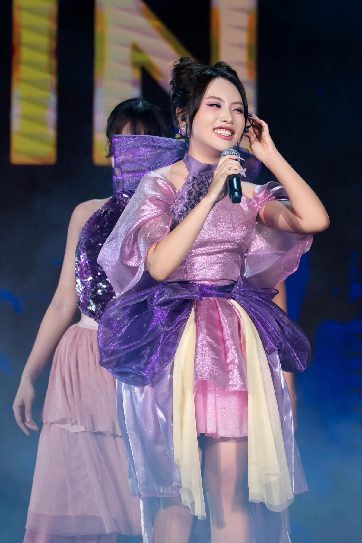 Bên cạnh sự nghiệp âm nhạc, Phương Mỹ Chi còn khiến cư dân mạng chú ý bởi nhan sắc ngày càng xinh đẹp.