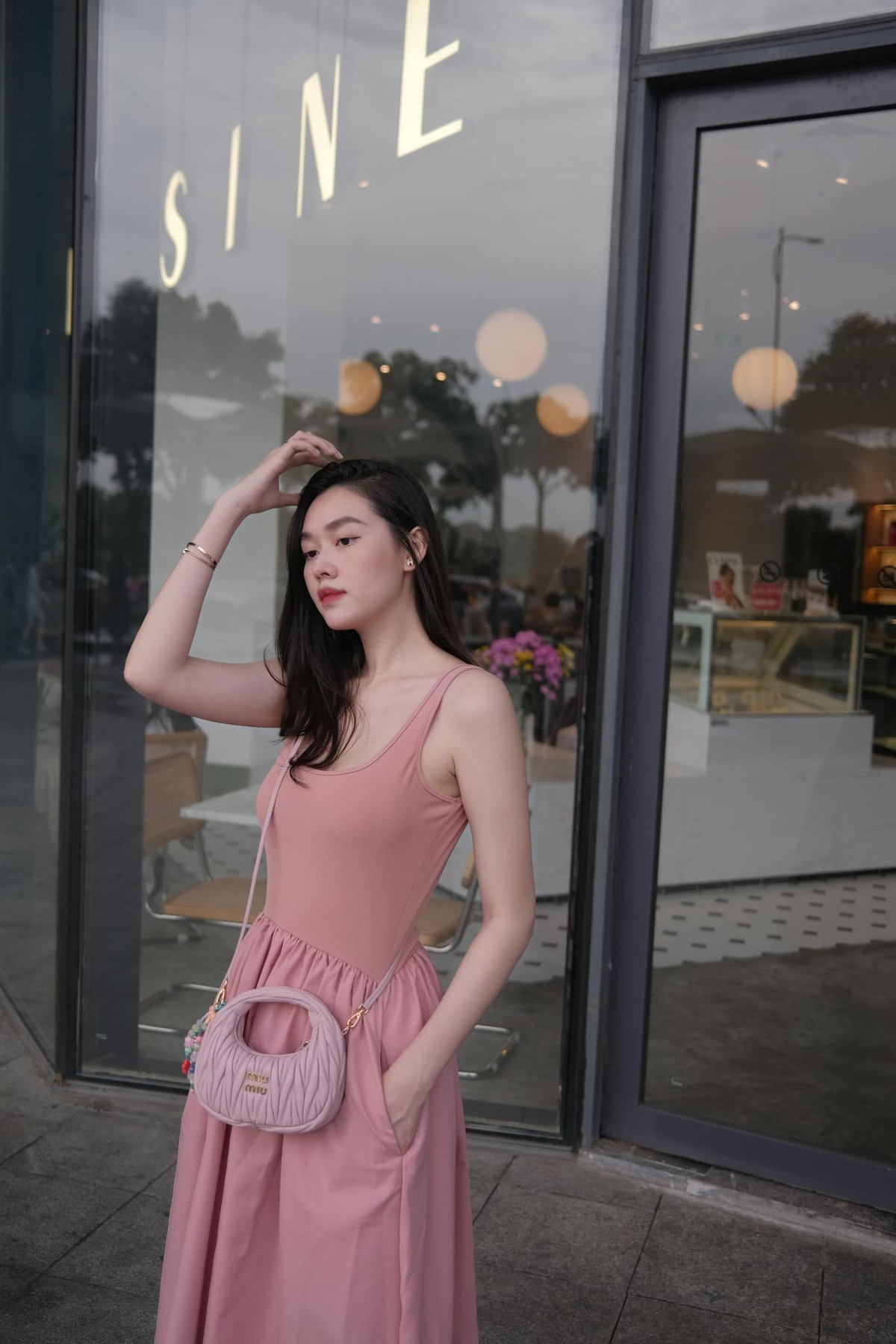 Sau khi kết hôn, Tường San dành phần lớn thời gian cho gia đình và con gái nhỏ.