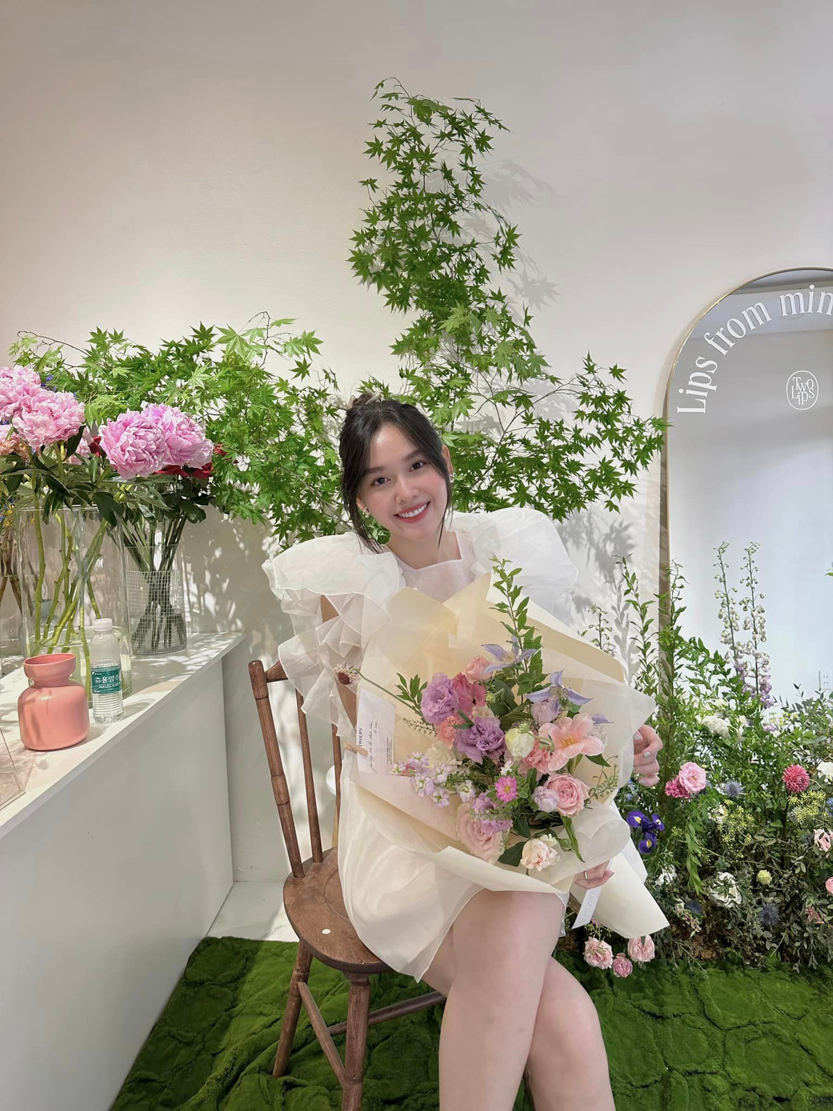 Dù ít hoạt động nghệ thuật nhưng Tường San vẫn được khán giả quan tâm bởi nhan sắc ngày càng thăng hạng và cuộc sống viên mãn sau khi lấy chồng, sinh con.