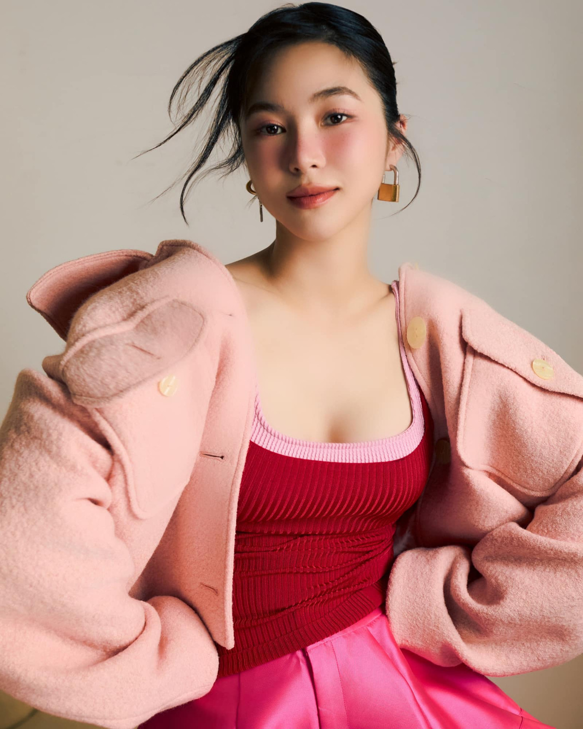 "Con sóng nối tiếp những con sóng, tôi tìm thấy nhịp điệu của riêng mình", ca sĩ Hương Tràm viết. Ảnh: FB Hương Tràm Phạm