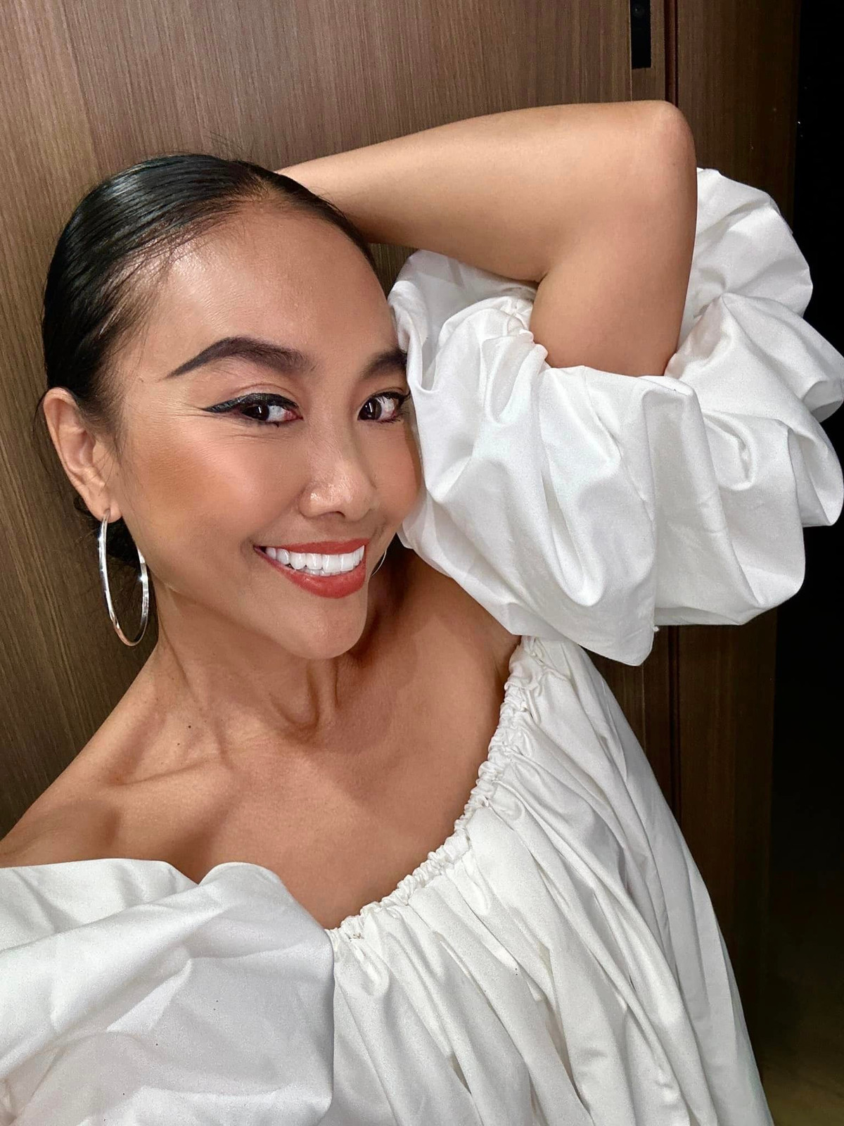 Ca sĩ Đoan Trang khoe bộ răng mới. Ảnh: FB Doan Trang