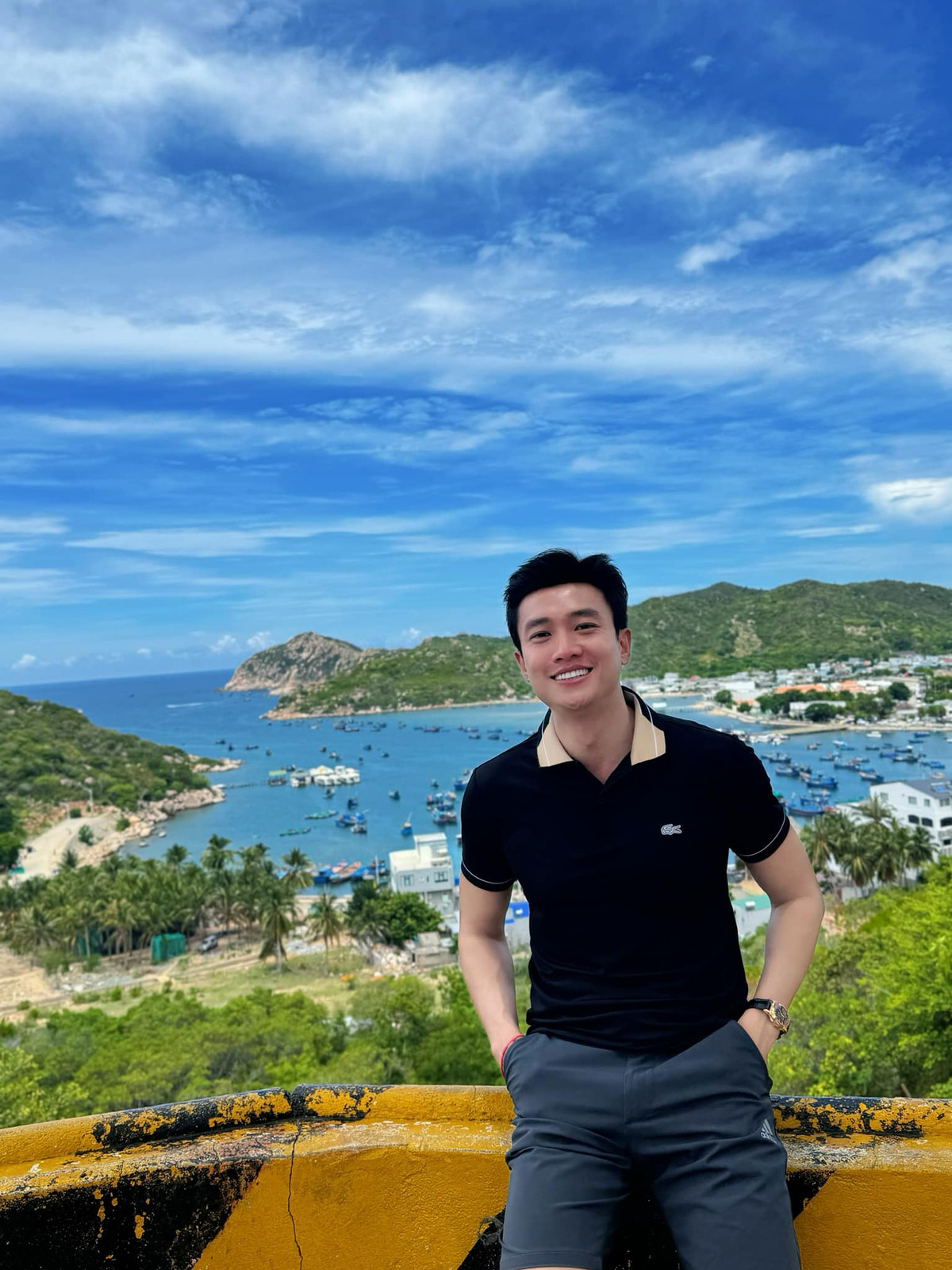 Chăm chỉ và tài năng, Quốc Trường hiện không chỉ nổi tiếng, thành công trong sự nghiệp mà còn sở hữu khối tài sản lớn. Nam diễn viên "Về nhà đi con" còn lấn sân kinh doanh. Ảnh: FB Nguyễn Quốc Trường