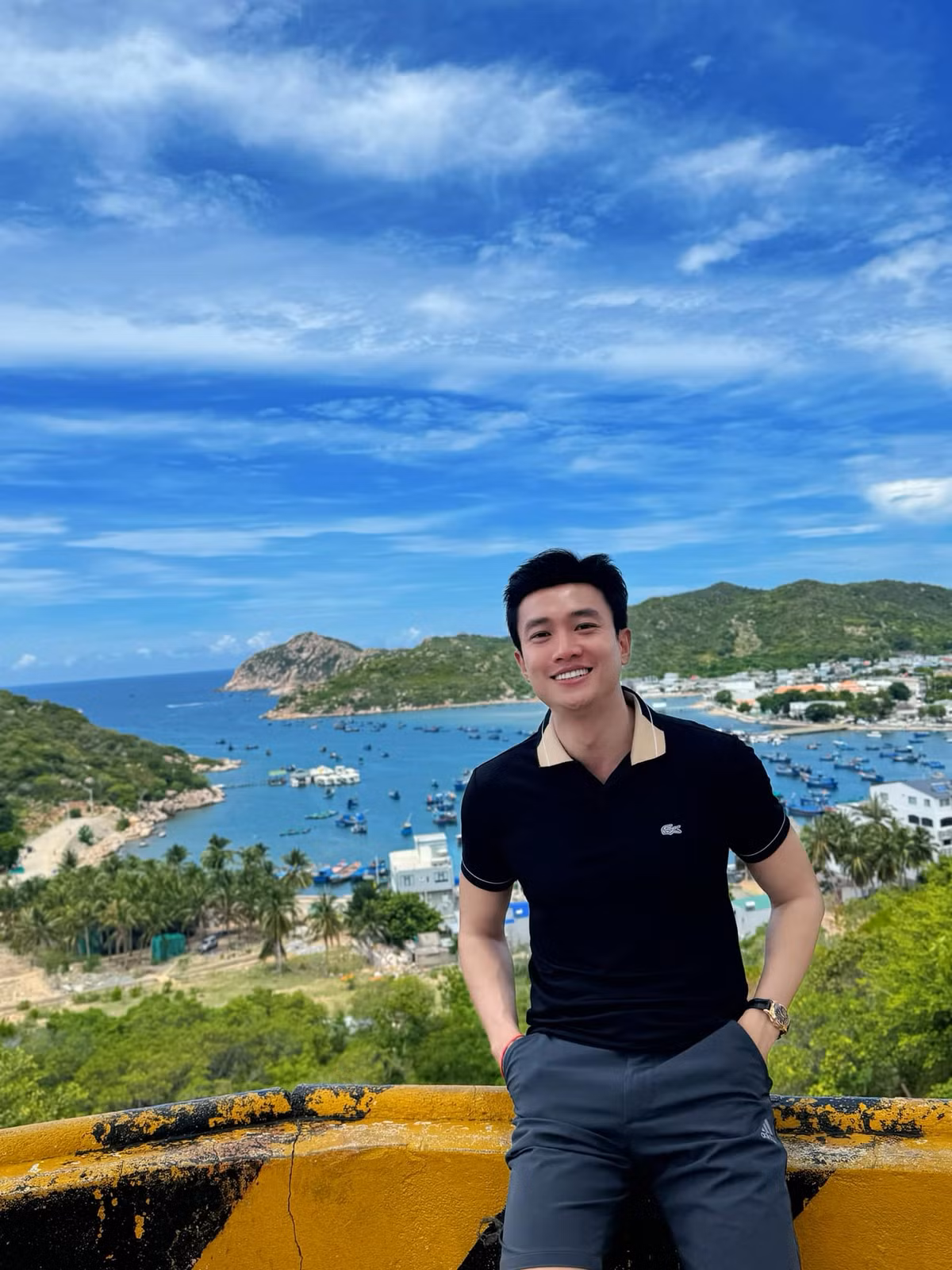 Chăm chỉ và tài năng, Quốc Trường hiện không chỉ nổi tiếng, thành công trong sự nghiệp mà còn sở hữu khối tài sản lớn. Nam diễn viên "Về nhà đi con" còn lấn sân kinh doanh. Ảnh: FB Nguyễn Quốc Trường