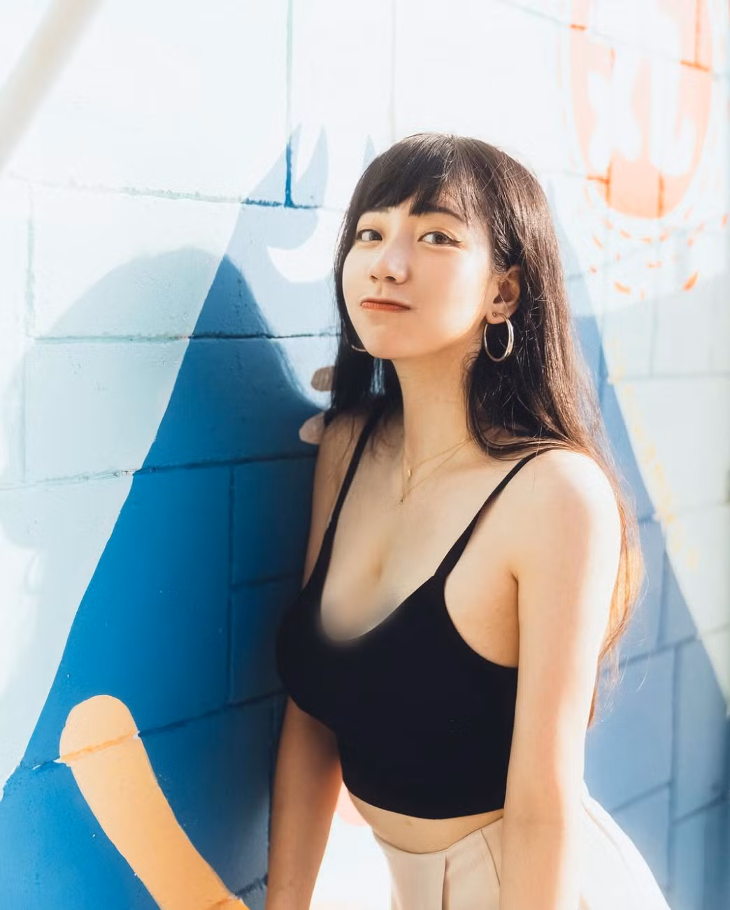 Firefly khá xinh đẹp, đồng thời nổi tiếng với thân hình gợi cảm.