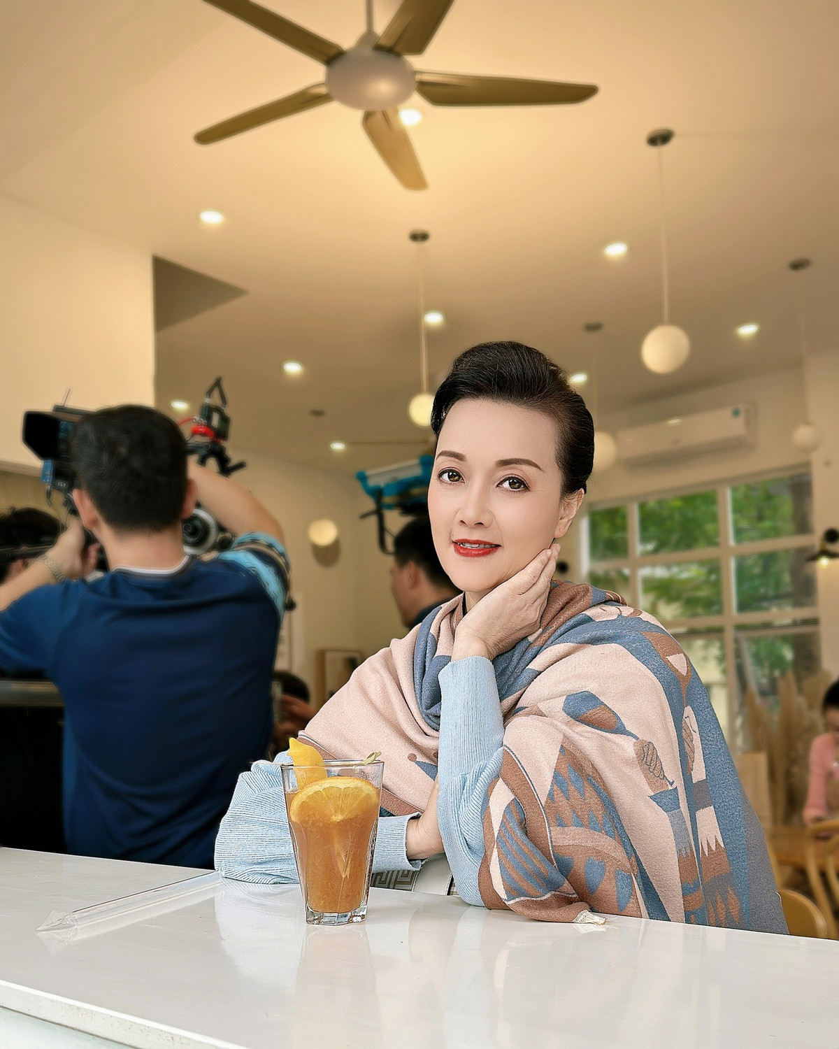 Vân Dung vẫn giữ được nét đẹp rạng rỡ, tươi trẻ.