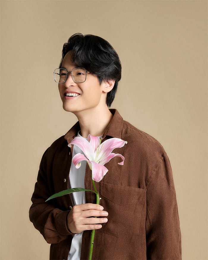 Hành động của giọng ca "Tháng 4 là lời nói dối của em" đã nhận được rất nhiều lời khen ngợi của công chúng. (Ảnh: FB Hà Anh Tuấn)