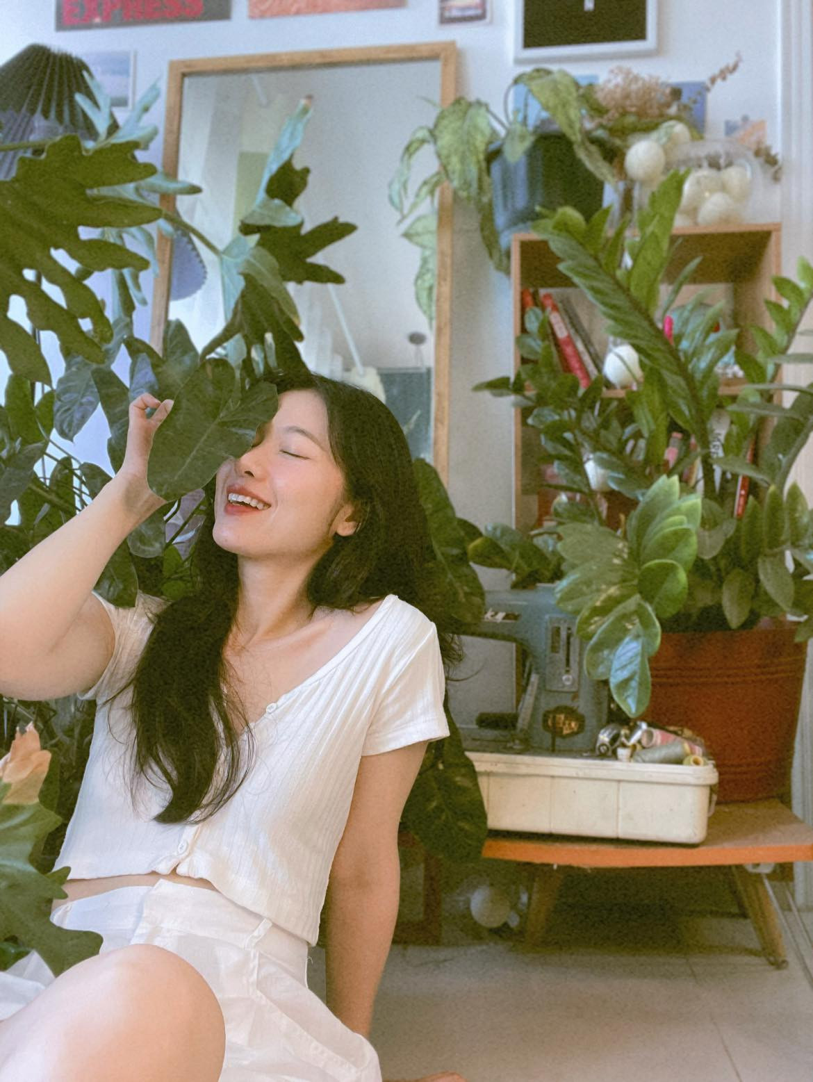 Cô từng đoạt giải Diễn viên xuất sắc tại Liên hoan phim Điện ảnh Nghệ thuật châu Á 2021 với vai diễn An Nhiên trong "Người lắng nghe".