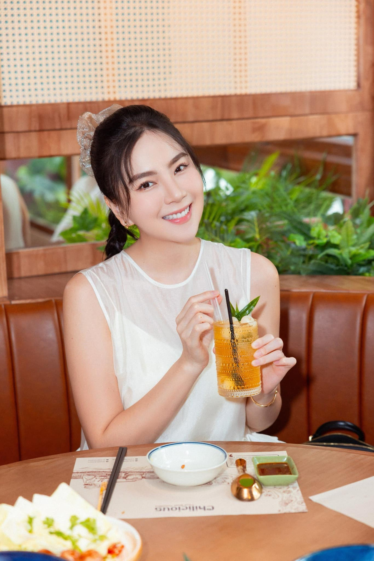 Mai Ngọc dành nhiều thời gian cho công việc. Cô tiếp tục dẫn dắt chương trình trên VTV với phong cách chuyên nghiệp và nụ cười rạng rỡ như thường lệ.