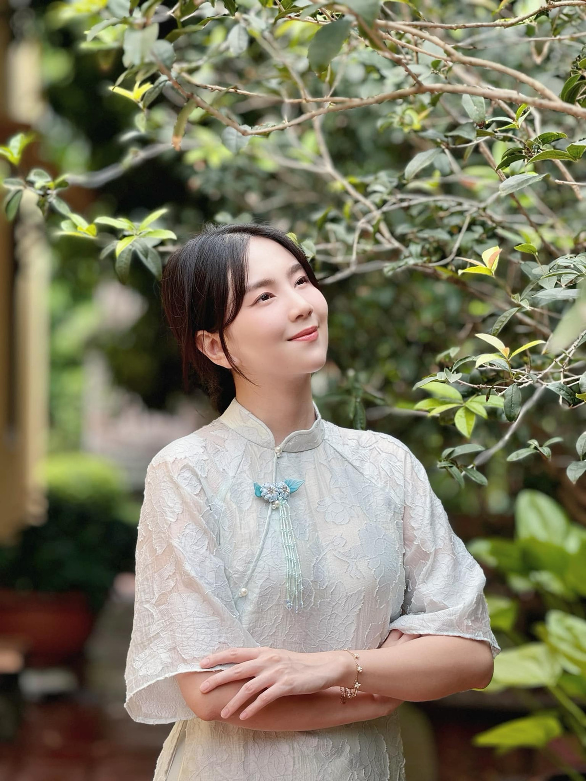 Cô thường xuyên đi du lịch, khám phá những địa điểm mới, thử sức với những hoạt động thú vị như chơi golf, tập yoga, tập gym, pilates,...