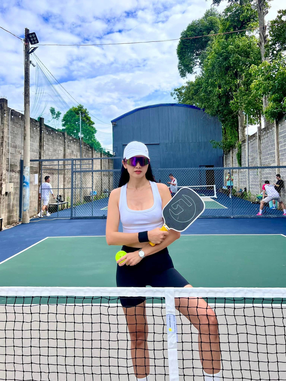 Đặc biệt, ánh nhìn sắc sảo và nụ cười tươi tắn của Anh Thư cũng chính là điểm nhấn, làm tăng thêm sự quyến rũ và cuốn hút. Ảnh: FB Nguyen Anh Thu