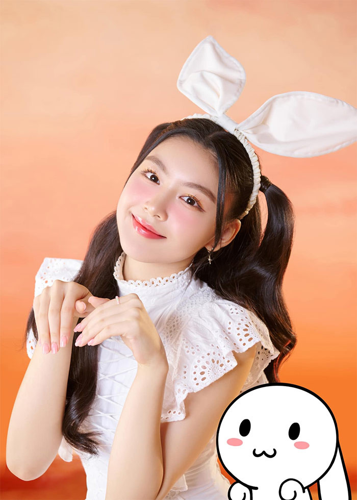 Nhờ lợi thế ngoại hình, Lọ Lem cũng được nhiều nhãn hàng mời làm người mẫu quảng cáo.