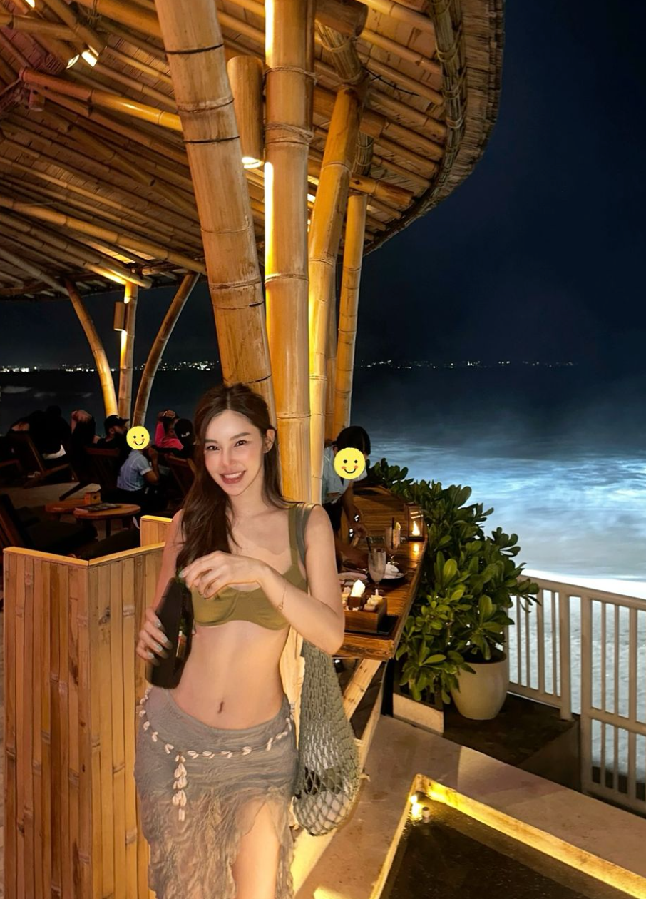 Jarunan Tavepanya là một hot girl, người mẫu nội y đình đám tại Thái Lan.