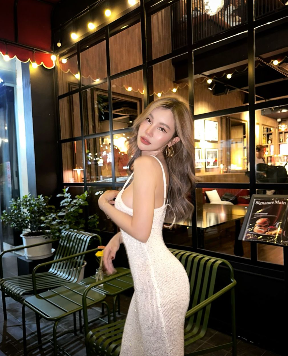 Bộ trang phục mà Jarunan Tavepanya lựa chọn để tham dự sự kiện được nhận xét quá táo bạo.