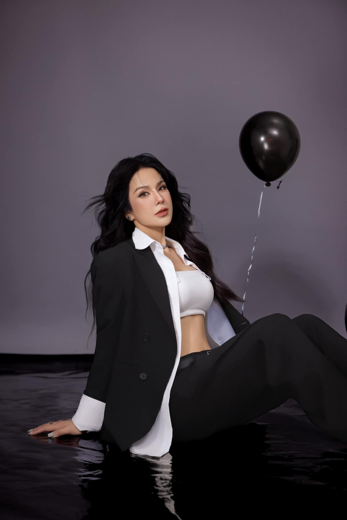 Diệp Lâm Anh liên tục "đốn tim" khán giả với sắc vóc gợi cảm cùng phong cách diện đồ quyến rũ khi xuất hiện tại thảm đỏ các sự kiện. Ảnh: FB Diep Lam Anh