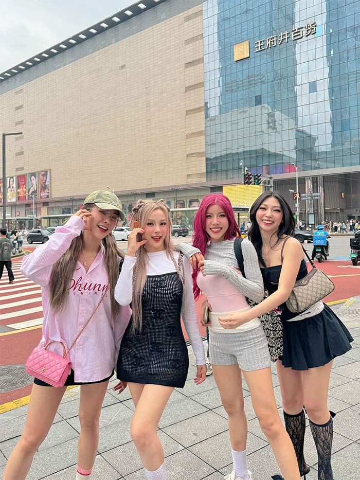 Nữ rapper cũng có nhiều thời gian dành cho bạn bè hơn. (Ảnh: FB Diệp Lâm Anh)