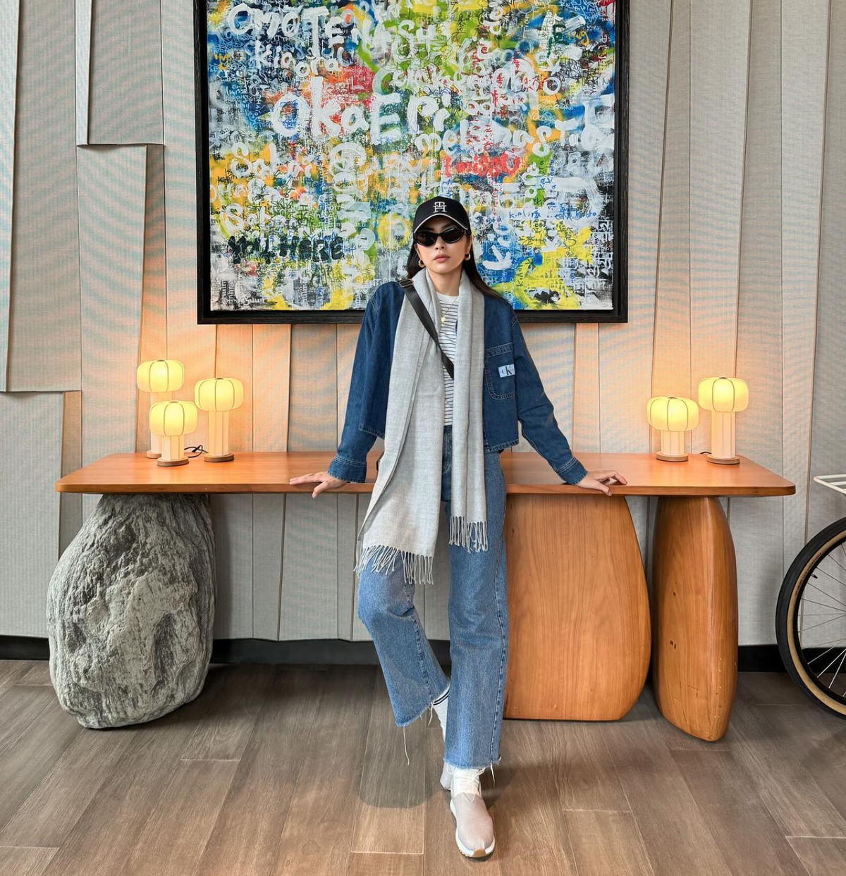 Bên cạnh danh xưng "nàng dâu hào môn", nữ diễn viên có cuộc sống hôn nhân ngày càng viên mãn. Cô thành công với sự nghiệp riêng khi từng lấn sân kinh doanh thời trang, nhà hàng và mắt kính. Ảnh: IG hatangthanh