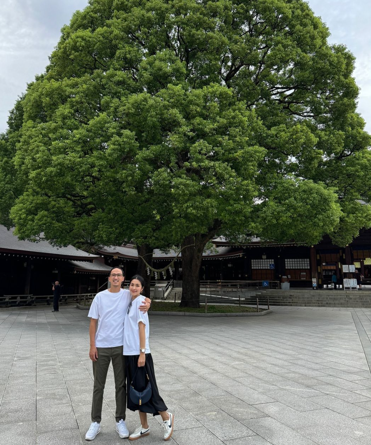 Ngoài ra, Hà Tăng cũng rất chú trọng đến kiểu tóc và cách make-up. Mái tóc dài mượt mà, gương mặt trang điểm nhẹ nhàng, tự nhiên giúp cô toát lên vẻ đẹp quý phái, sang trọng. Ảnh: IG hatangthanh