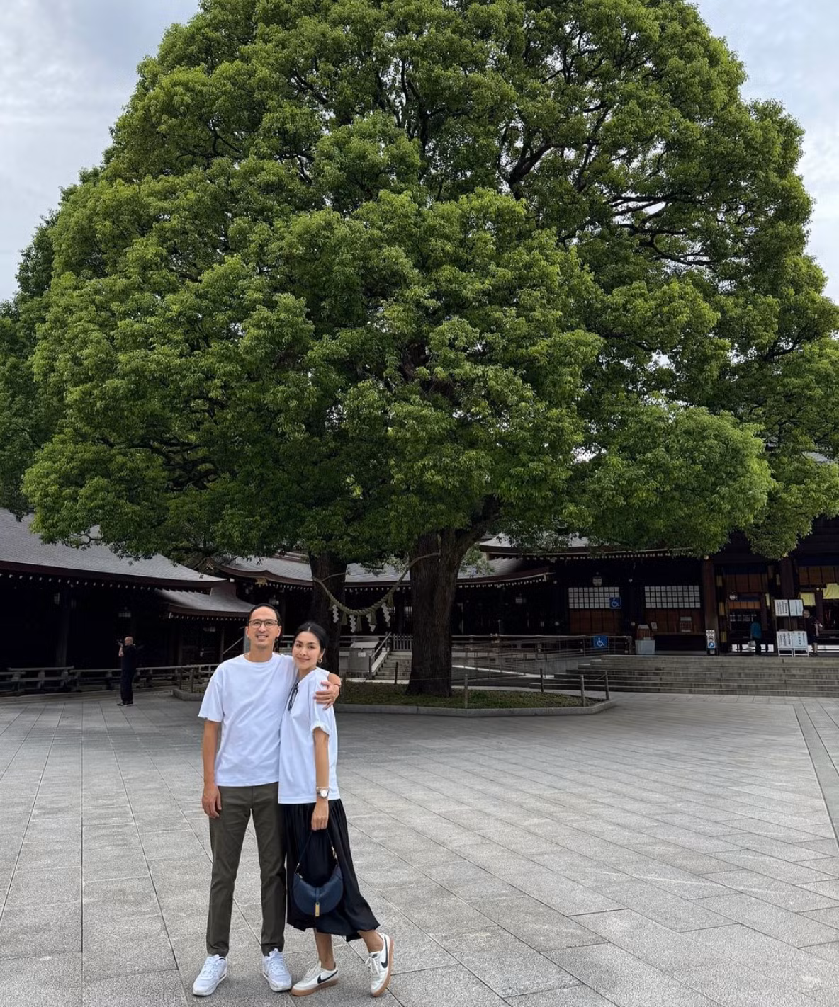 Ngoài ra, Hà Tăng cũng rất chú trọng đến kiểu tóc và cách make-up. Mái tóc dài mượt mà, gương mặt trang điểm nhẹ nhàng, tự nhiên giúp cô toát lên vẻ đẹp quý phái, sang trọng. Ảnh: IG hatangthanh