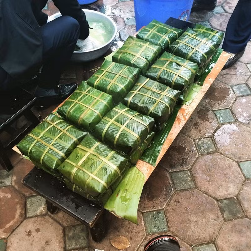 Bánh nên để chỗ thoáng mát, tránh chỗ nóng hay ẩm ướt. Nếu thời tiết dưới 20 độ C thì bánh có thể để từ 7-10 ngày. Song, với thời tiết nóng thì nên để vào ngăn mát tủ lạnh hay muốn lâu hơn có thể cho vào ngăn đá. Khi mang ra sử dụng, bánh có thể bị cứng, sượng, cần rán, hấp hoặc luộc lại. Ảnh: Food.