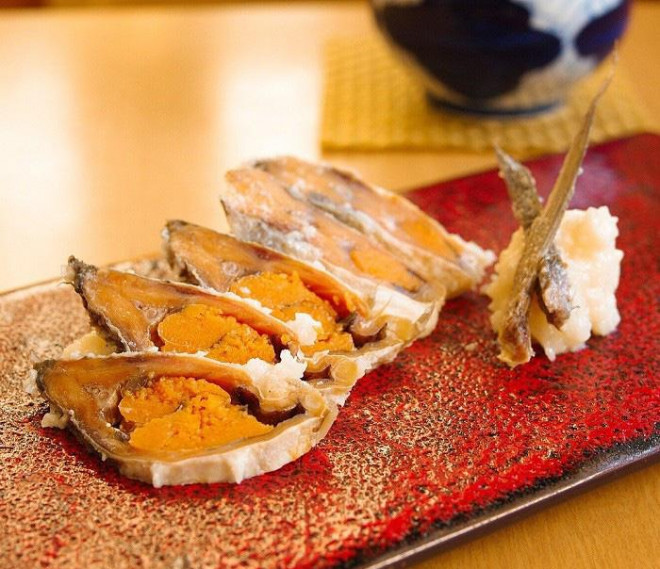 Được xem như "ông tổ" của sushi hiện đại, đặc sản Funazushi có lịch sử lâu đời và gắn liền với văn hóa địa phương. Ảnh: Dân Việt