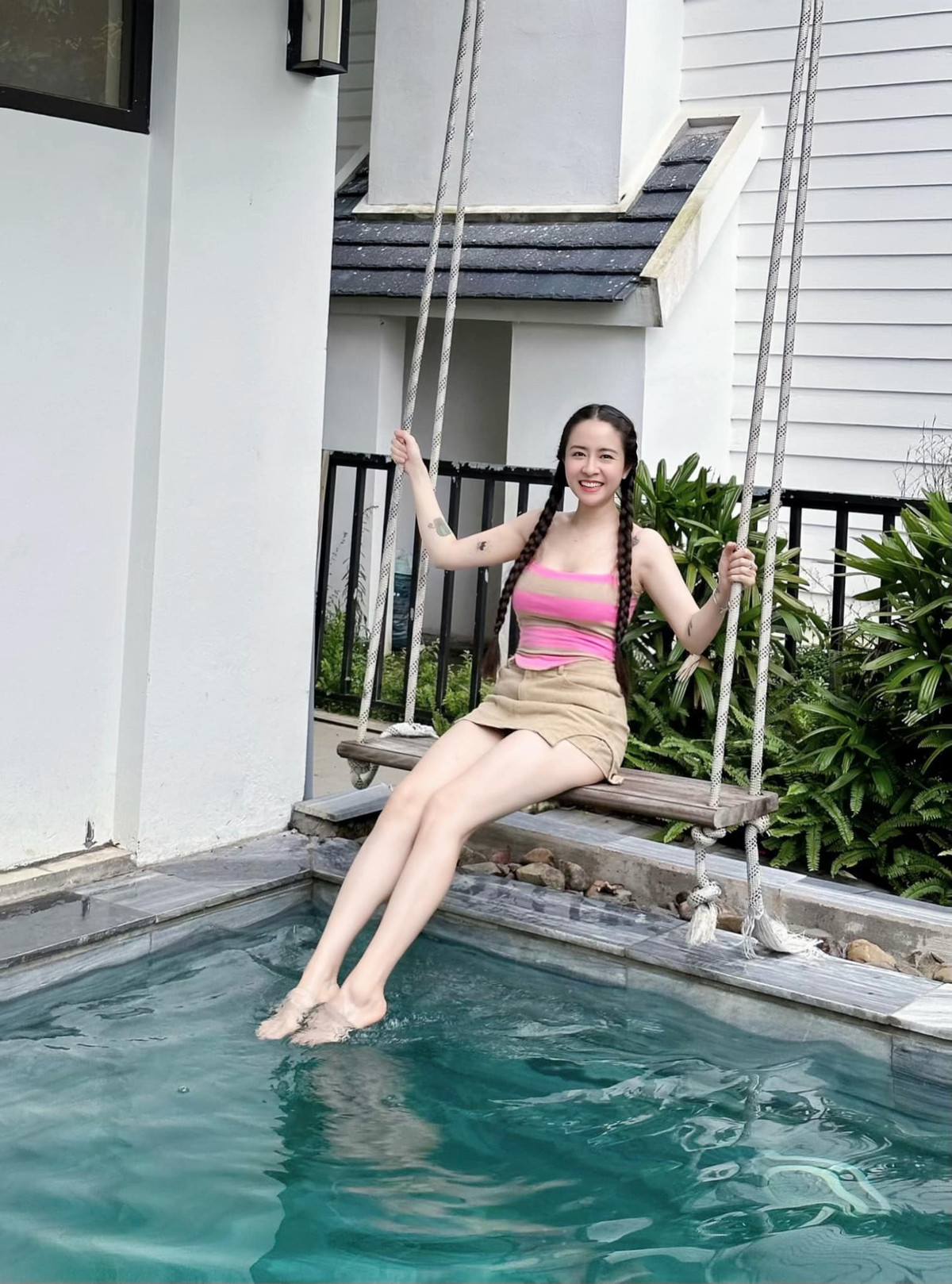 Ngắm nhan sắc cùng vóc dáng gợi cảm của mỹ nhân làng kịch.