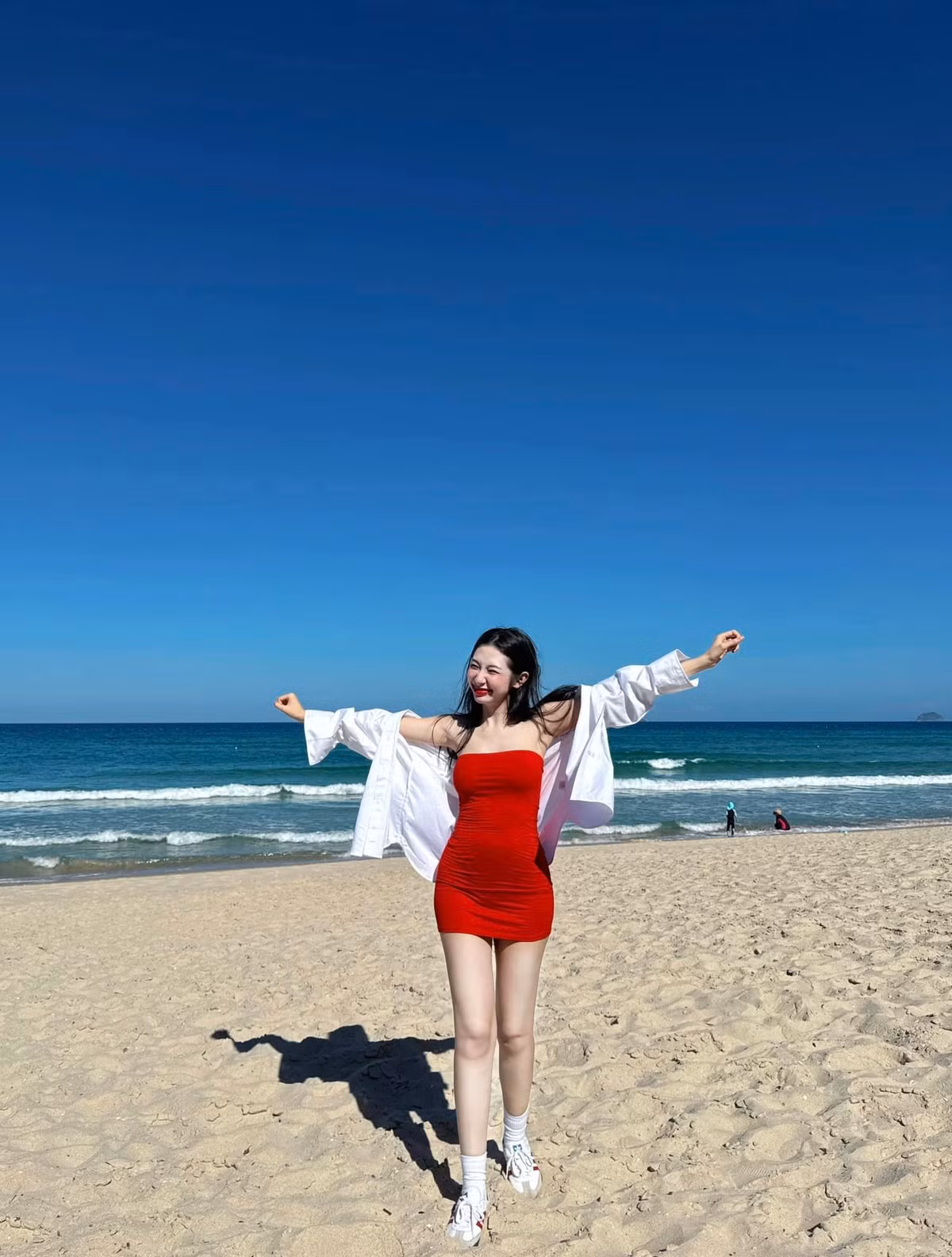 Có thể nói, Khổng Tú Quỳnh đang dần trở thành một "nữ hoàng bikini" mới của Vbiz. Ảnh: FBNV