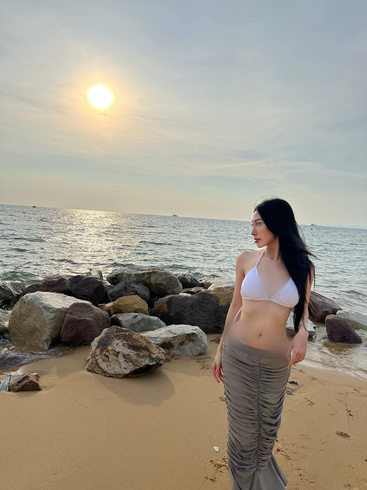 Theo thời gian, ca sĩ Khổng Tú Quỳnh ngày càng "lột xác" về cả phong cách âm nhạc lẫn thời trang. Ảnh: FBNV