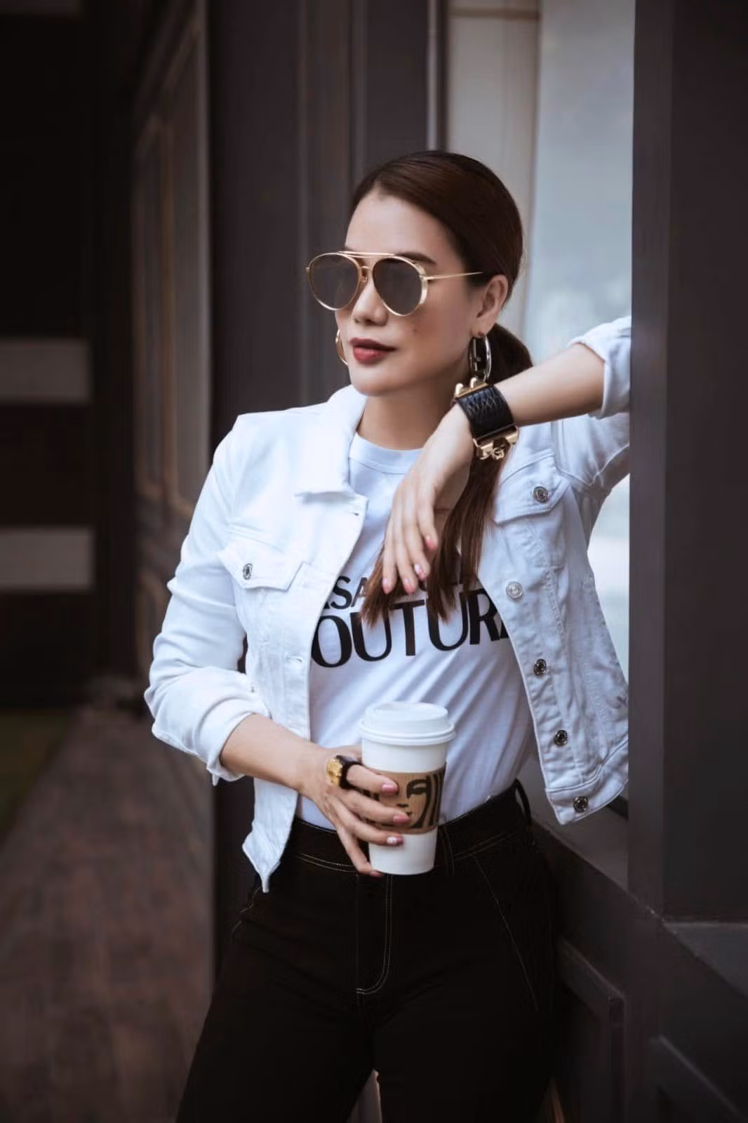 Ngoài làm diễn viên, cô còn đảm nhận vai trò nhà sản xuất phim, lấn sân tổ chức các cuộc thi nhan sắc. Ảnh: FB Trương Ngọc Ánh