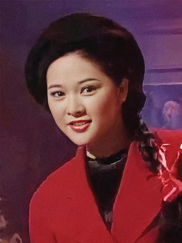 Giọng hát nhẹ nhàng cùng vẻ ngoài xinh xắn của ca sĩ Như Quỳnh giúp cô nhanh chóng nổi tiếng trên sân khấu hải ngoại và được mọi người nhớ tới khi biểu diễn bài "Người tình mùa đông".