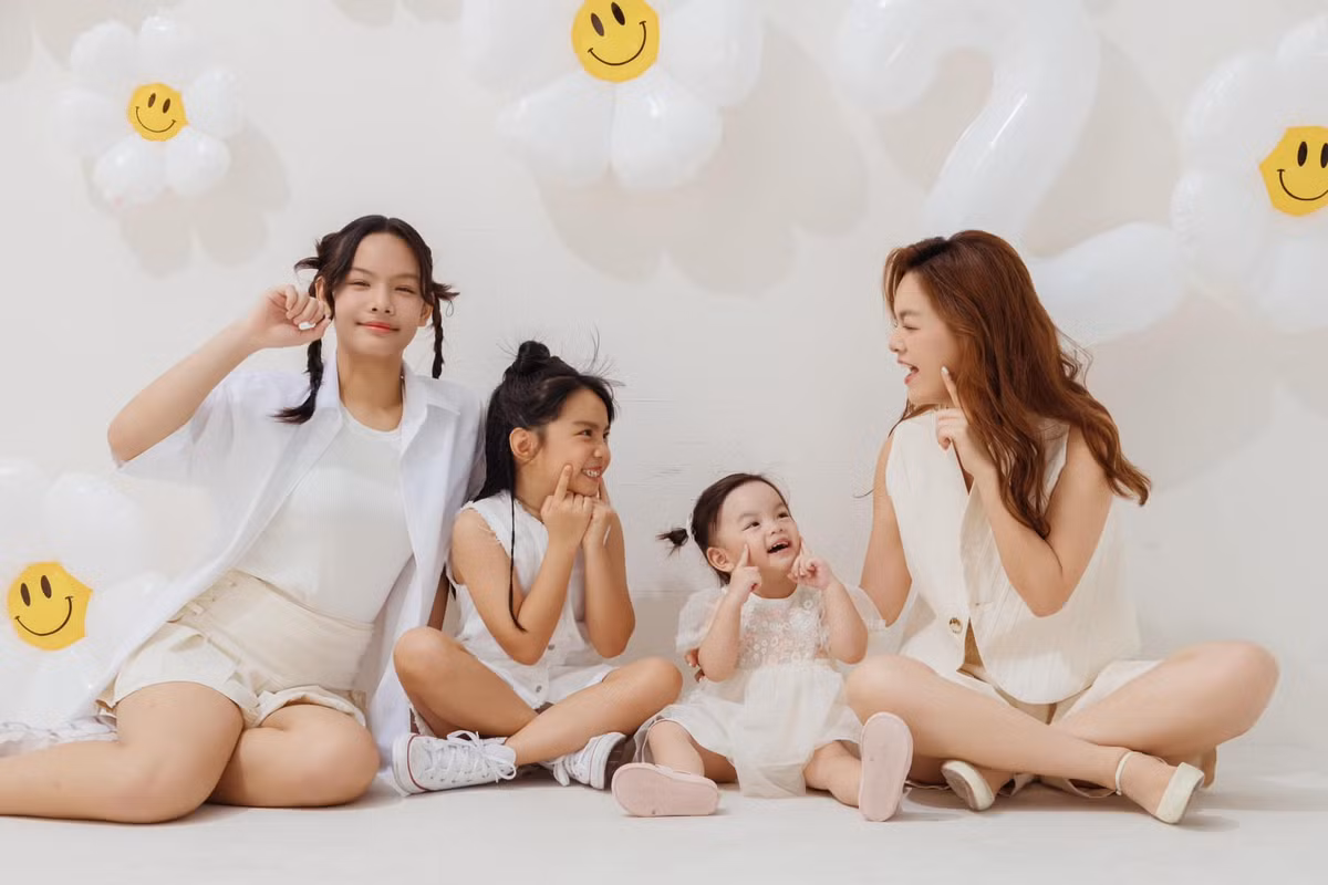 Sau những biến cố trong cuộc sống hôn nhân, Phạm Quỳnh Anh đã tìm thấy hạnh phúc mới. Dù đã trải qua ba lần sinh nở, cô vẫn giữ được vóc dáng thon gọn và nhan sắc trẻ trung đáng ngưỡng mộ. Ảnh: FB Phạm Quỳnh Anh