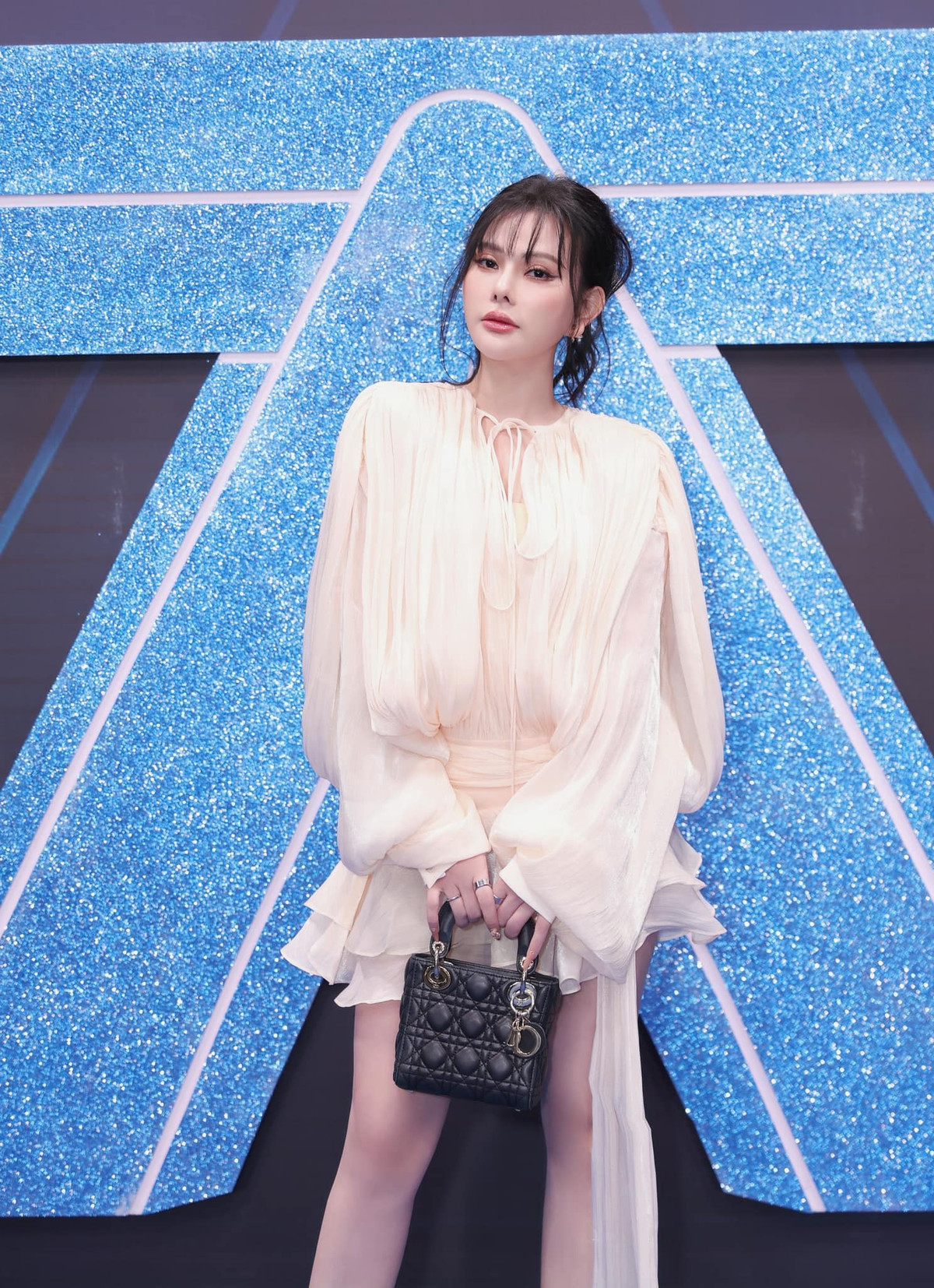 Ca sĩ Thu Thủy là thanh viên lớn tuổi nhất trong H.A.T khi nhóm mới ra mắt. Sau khi rời nhóm, cô là nữ ca sĩ thành công nhất với hàng loạt bản hit kết hợp cùng nhiều nam ca sĩ đình đám thời điểm đó. Ảnh: FB Nguyễn Thu Thuỷ