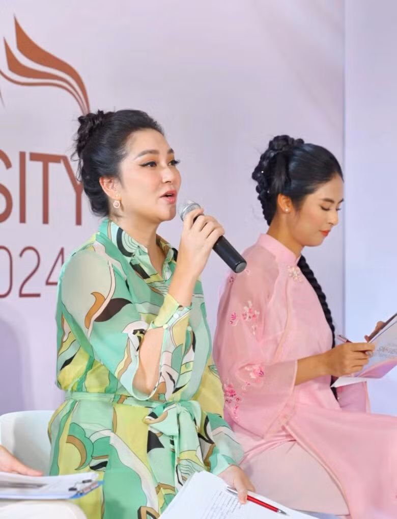 Mặc dù vóc dáng của mỹ nhân 8X có phần đẫy đà và tròn trịa hơn xưa, nhưng điều đó không khiến Nguyễn Thị Huyền đánh mất đi phong độ nhan sắc của mình. Ảnh: Báo Phụ nữ Thủ đô