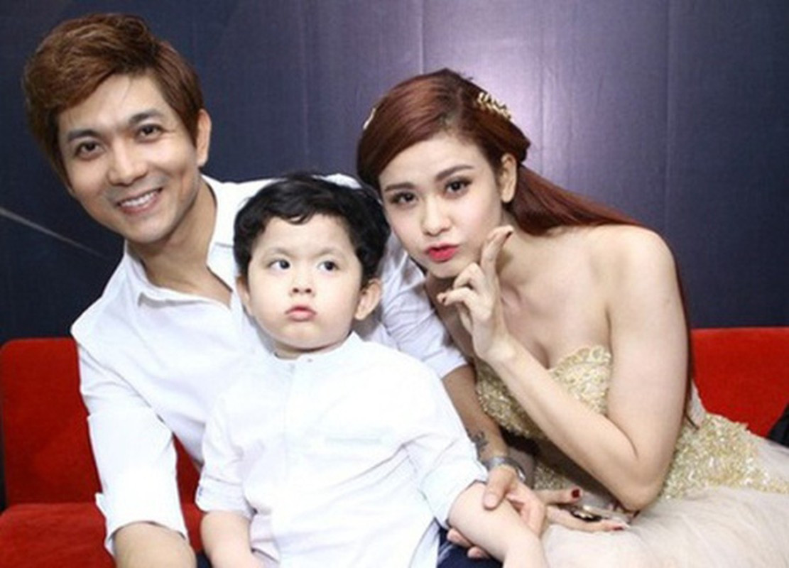 Trương Quỳnh Anh và Tim kết hôn sau khi đóng chung phim năm 2011. Cuộc hôn nhân của họ gặp nhiều sóng gió, đặc biệt là sự phản đối từ gia đình nữ diễn viên. Sau khi ly hôn vào năm 2018, cả hai quyết định sống chung để cùng chăm sóc con. Ảnh: GĐ&amp;XH