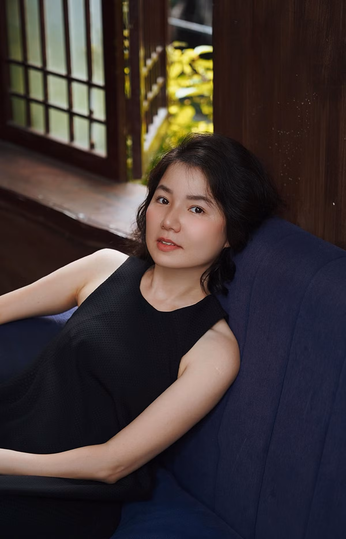 Ở tuổi 41 và đã làm mẹ của một cậu con trai 8 tuổi, Quỳnh Anh vẫn sở hữu vóc dáng mảnh mai, làn da mịn màng, căng bóng, dường như không hề có nếp nhăn. Ảnh: FB Ngô Quỳnh Anh