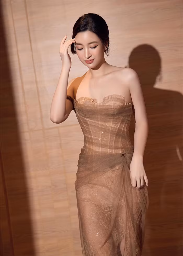 Sau khi kết hôn và sinh con gái đầu lòng, Hoa hậu Việt Nam 2016 được khen là ngày càng xinh đẹp hơn. (Ảnh: FB Đỗ Mỹ Linh)