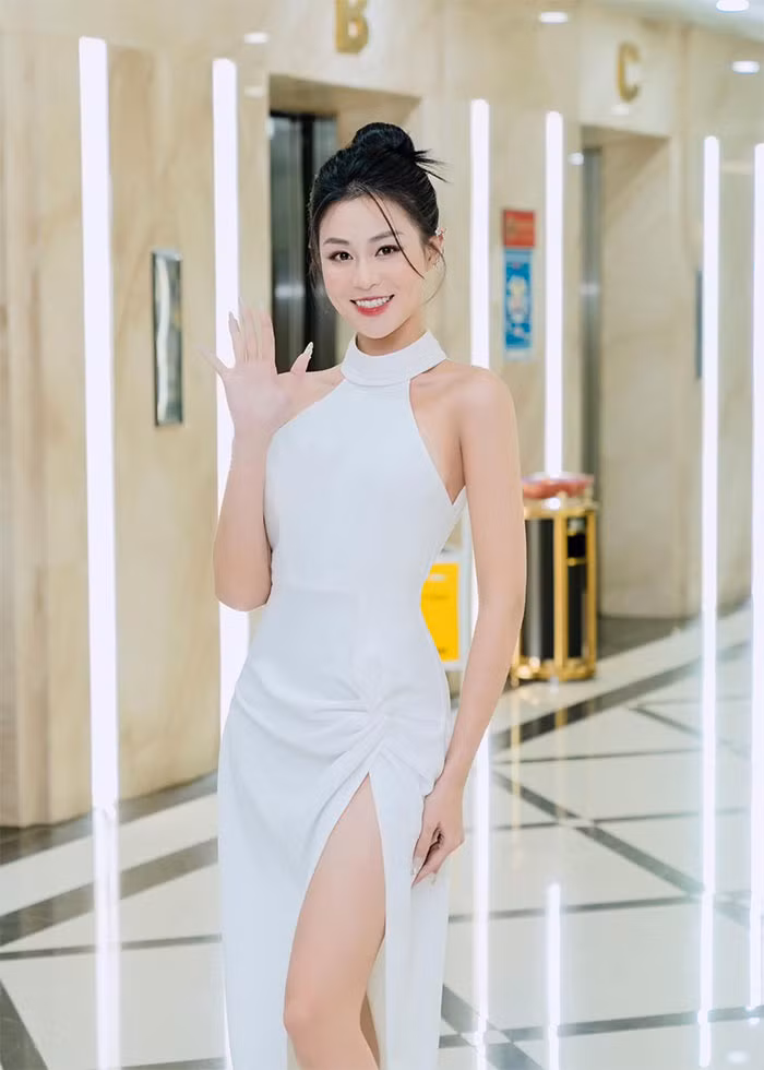 Diễn viên Quỳnh Châu gây ấn tượng nhờ sở hữu vóc dáng đẹp và khuôn mặt xinh xắn.