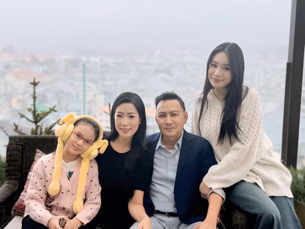 Tình yêu của họ vẫn luôn bền chặt. Để vợ được theo đuổi đam mê, doanh nhân Võ Trấn Phương đã quyết định ở rể tại Việt Nam. Ảnh: FB Trịnh Kim Chi