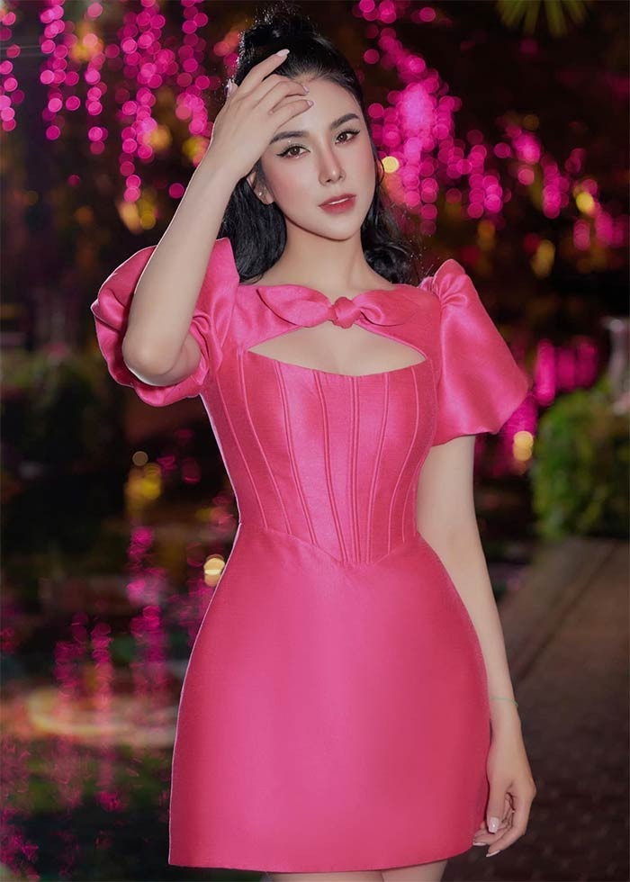 Đáp lại, Diệp Lâm Anh viết trên trang cá nhân: "... Em xin lỗi nếu em có hay trêu chọc anh. Em cứ nghĩ là anh sẽ vui cơ vì anh cũng là kiểu người thích sự quan tâm. Em sẽ cố gắng có người yêu mới sớm để anh còn có người yêu như anh mong muốn. Em hy vọng đó sẽ là một cô gái ít ghen tuông. Bọn mình sẽ không mang nhau lên Internet nữa anh nhé". (Ảnh: FB Diệp Lâm Anh)