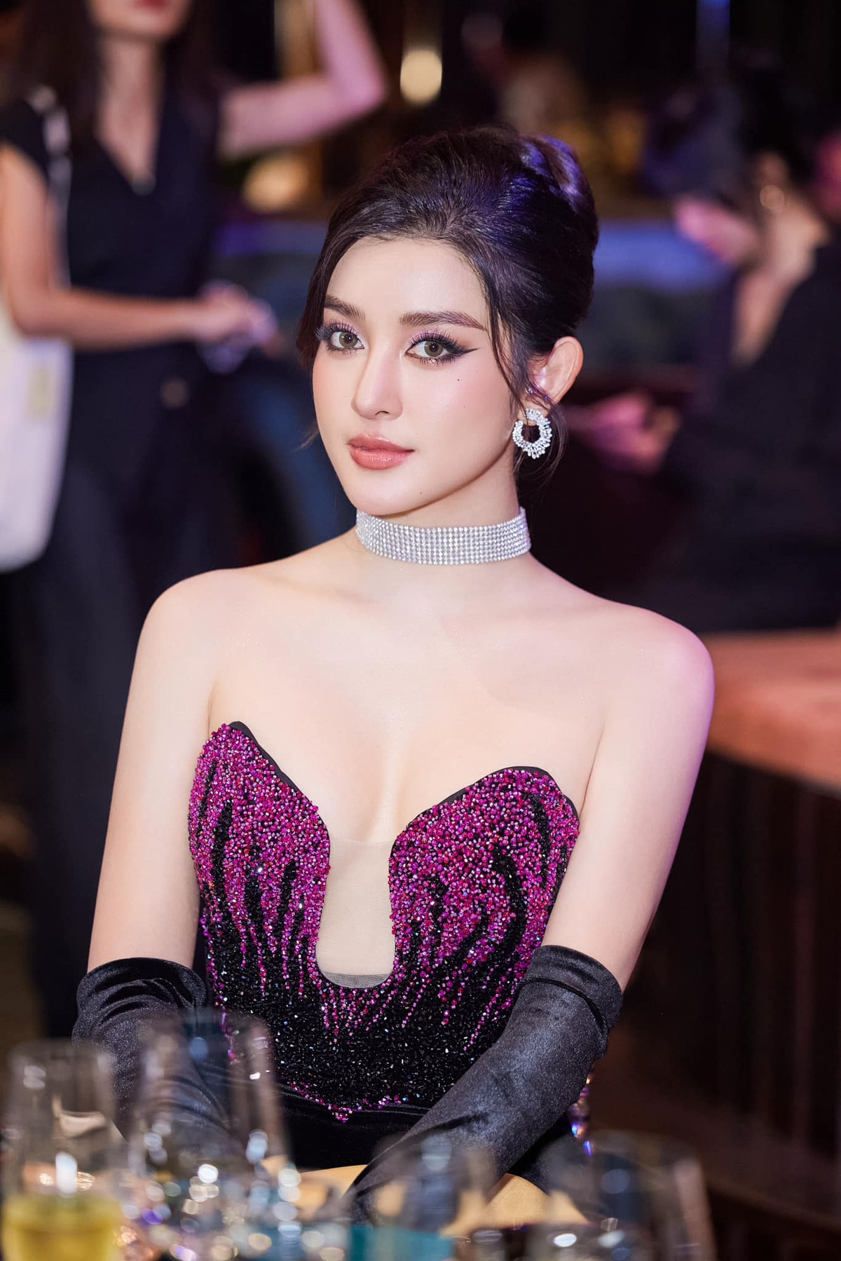 Nhan sac thang hang cua A hau Huyen My khi lam MC the thao